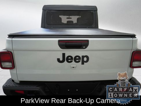 Used 2025 Jeep Gladiator Sport image 5
