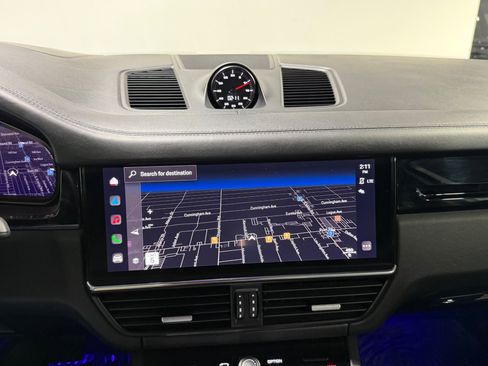 Used 2022 Porsche Cayenne image 36