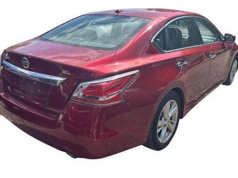 Used 2015 Nissan Altima 2.5 SL w/ Moonroof Package FWD image 5