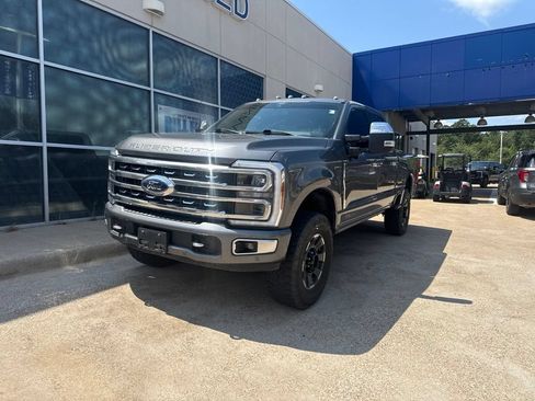 Used 2024 Ford F350 Platinum w/ Tremor Off-Road Package AWD/4WD image 4