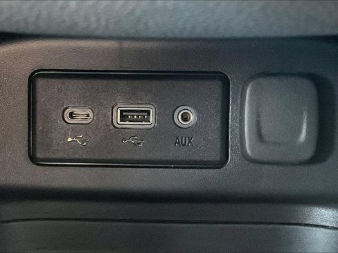 Used 2024 Chevrolet Equinox LT FWD image 33