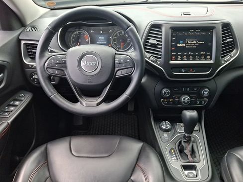 Used 2019 Jeep Cherokee Trailhawk AWD/4WD image 11