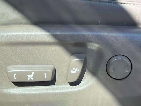 Used 2023 Lexus GX 460 Premium w/ Premium Package image 22