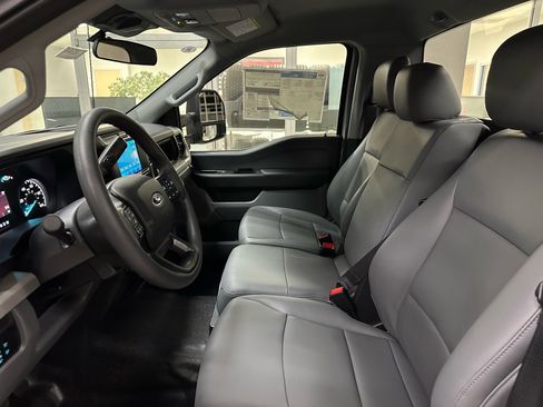 New 2026 Ford F250 XL w/ XL Chrome Package RWD image 17