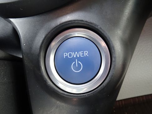Used 2024 Toyota Sienna LE FWD image 23