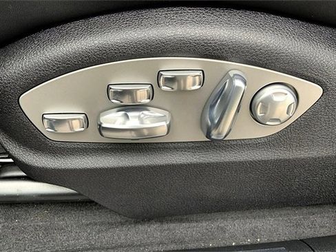 New 2025 Porsche Macan image 31