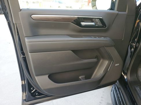 New 2026 Chevrolet Suburban LT image 20