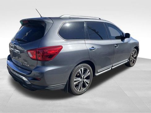 Used 2017 Nissan Pathfinder Platinum image 3