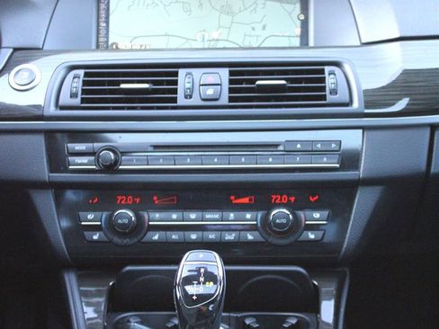 Used 2013 BMW 550i Sedan image 12