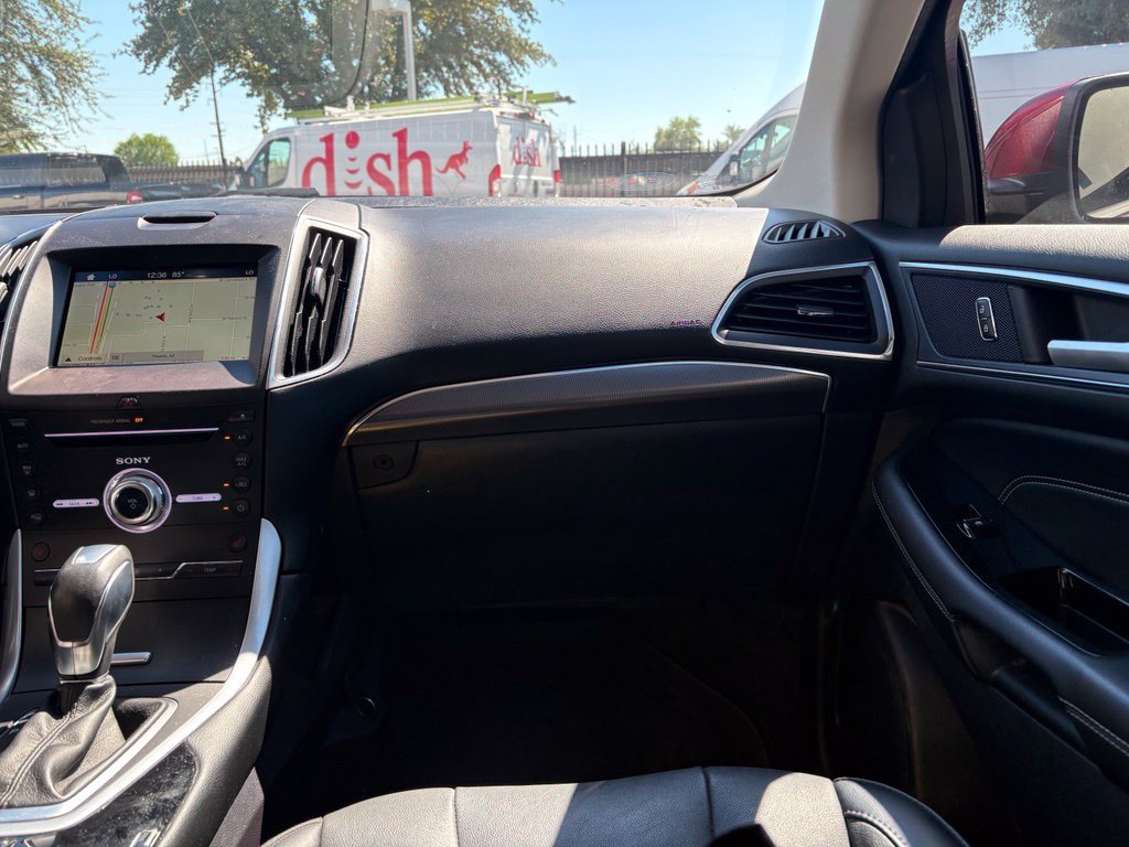 Used 2018 Ford Edge Titanium w/ Ford Safe & Smart Package FWD image 8