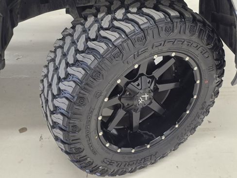 Used 2019 RAM 1500 Classic SLT AWD/4WD image 40