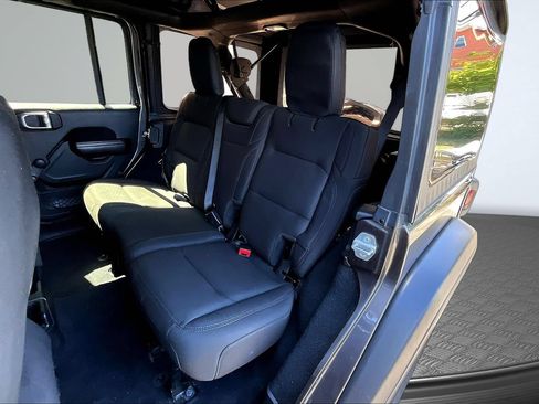 Used 2021 Jeep Wrangler Unlimited Sport AWD/4WD image 19