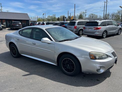 Used 2007 Pontiac Grand Prix w/ Sport Package image 8