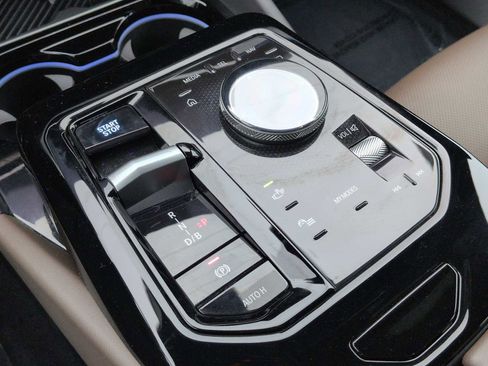 Used 2025 BMW i5 xDrive40 w/ M Sport Package image 33