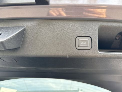 New 2026 Chevrolet Equinox EV LT image 17