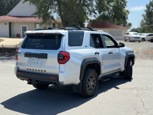 Used 2025 Toyota 4Runner SR5 RWD image 7