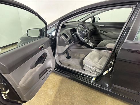 Used 2010 Honda Civic LX image 2
