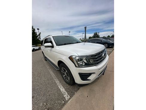 Used 2018 Ford Expedition Max XLT w/ Equipment Group 202A AWD/4WD image 5