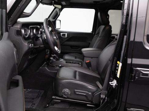 Used 2021 Jeep Wrangler Unlimited Rubicon w/ Trailer Tow Package image 6