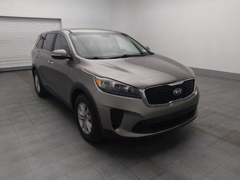 Used 2019 Kia Sorento L FWD image 13