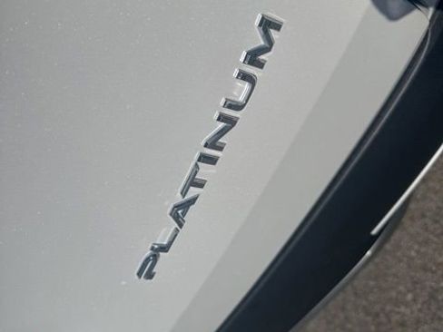 Used 2024 Toyota Grand Highlander AWD Hybrid image 9