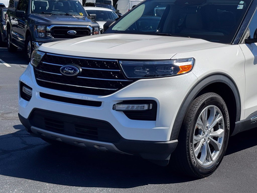 Used 2022 Ford Explorer XLT w/ Equipment Group 202A AWD/4WD image 36