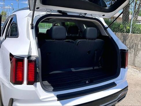 Used 2023 Kia Sorento S w/ Panoramic Sunroof Package FWD image 32