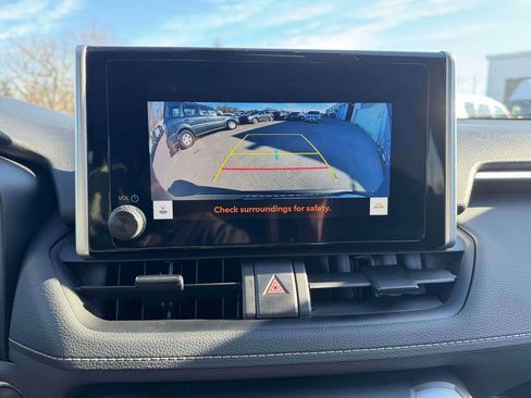 Used 2024 Toyota RAV4 XLE image 28