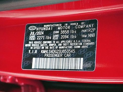 Certified 2025 Hyundai Elantra SEL image 32