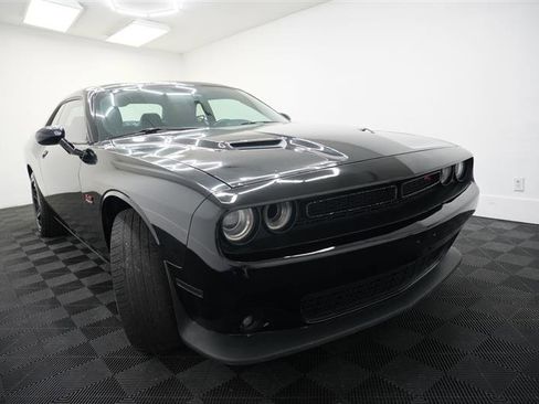 Used 2018 Dodge Challenger R/T RWD image 10