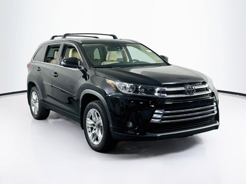 Used 2019 Toyota Highlander Limited AWD/4WD image 3
