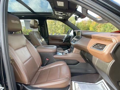 Used 2021 Chevrolet Tahoe High Country w/ Premium Package image 30