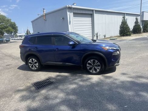 Used 2023 Nissan Rogue SV FWD image 4