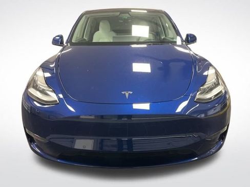 Used 2022 Tesla Model Y Long Range image 8