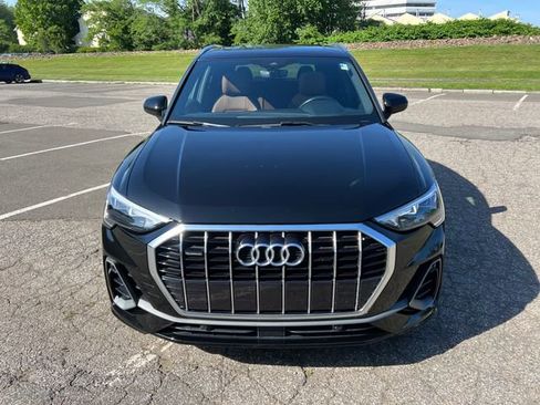 Used 2021 Audi Q3 2.0T Premium w/ Convenience Package AWD/4WD image 3
