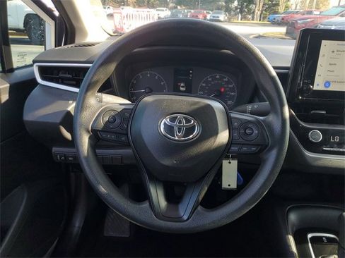 Used 2025 Toyota Corolla LE image 25