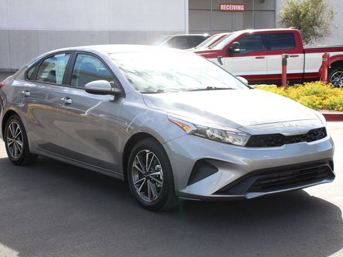 Used 2022 Kia Forte LXS FWD image 11