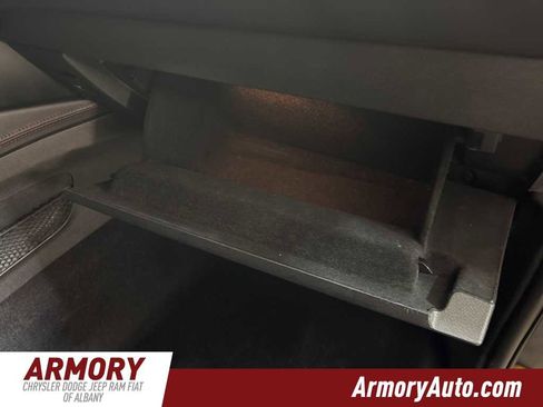 Used 2023 Dodge Durango GT image 40