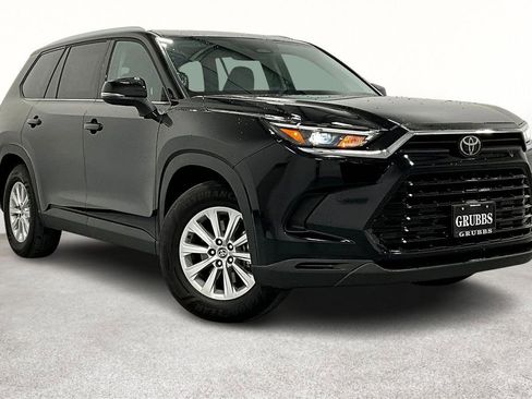 Used 2025 Toyota Grand Highlander AWD image 1