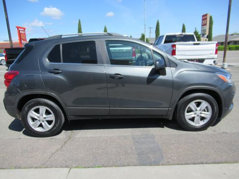 Used 2020 Chevrolet Trax LT FWD image 6