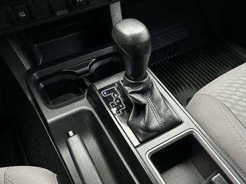 Used 2022 Toyota Tacoma SR w/ SR Convenience Package image 21