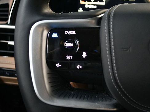 Used 2025 INFINITI QX80 Sensory image 41