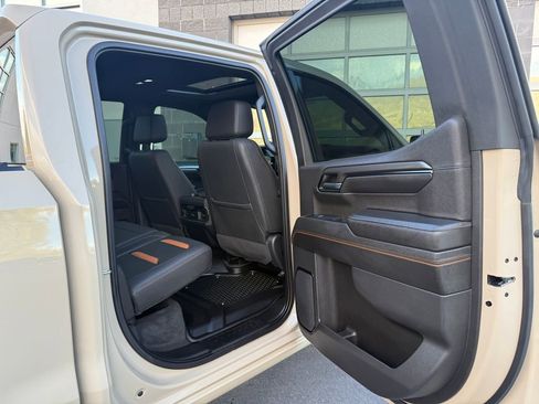 Used 2023 GMC Sierra 1500 AT4 w/ AT4 Premium Package image 19