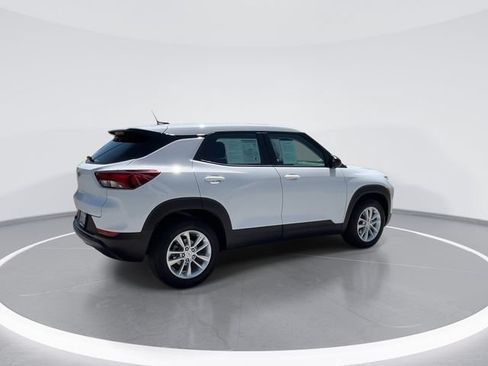 Used 2025 Chevrolet TrailBlazer LS FWD image 8