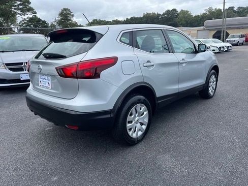 Used 2019 Nissan Rogue Sport S image 1