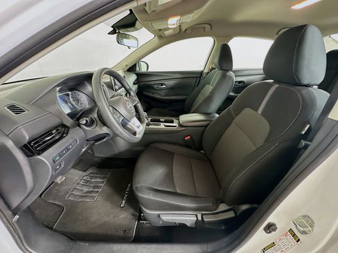 Used 2025 Nissan Sentra SV FWD image 13