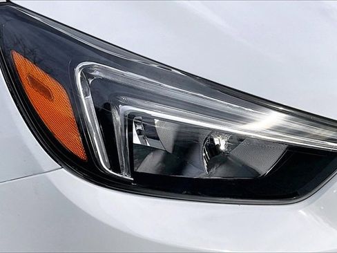 Used 2022 Buick Encore Preferred w/ Safety Package image 28