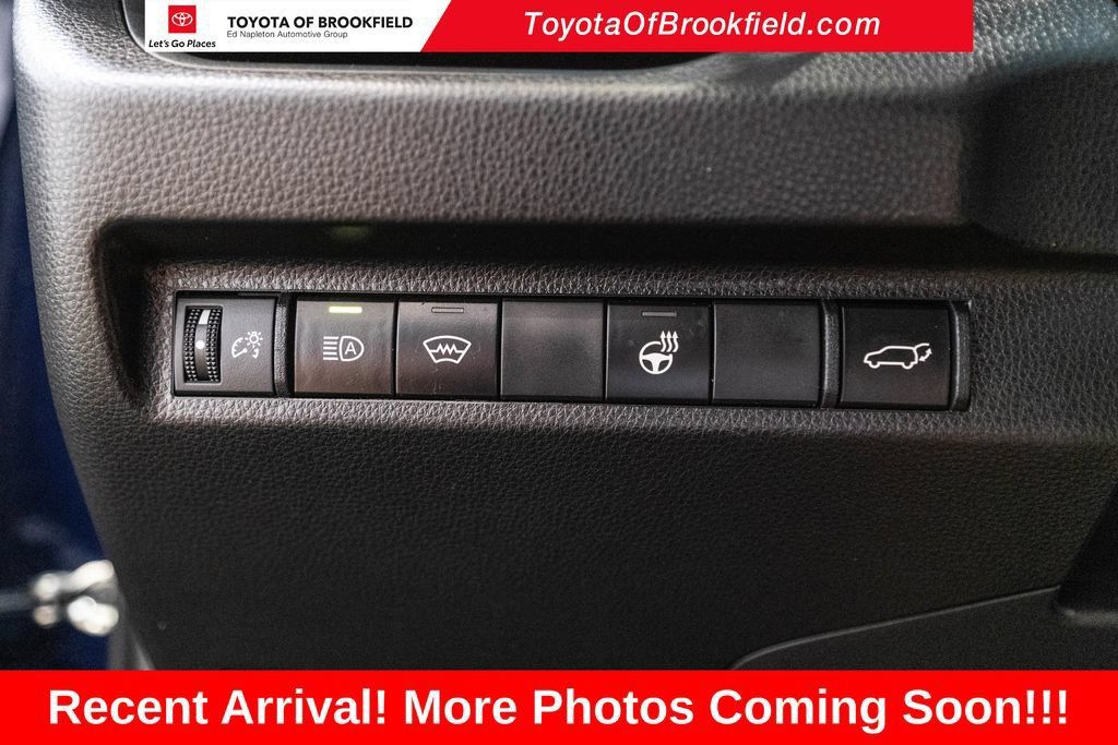 Used 2024 Toyota RAV4 SE w/ Weather & Moonroof Package AWD/4WD image 22