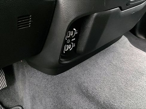 Used 2019 RAM 1500 Tradesman AWD/4WD image 25
