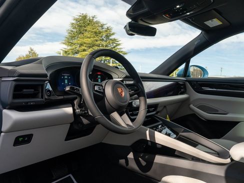 New 2026 Porsche Macan 4 Electric AWD/4WD image 5